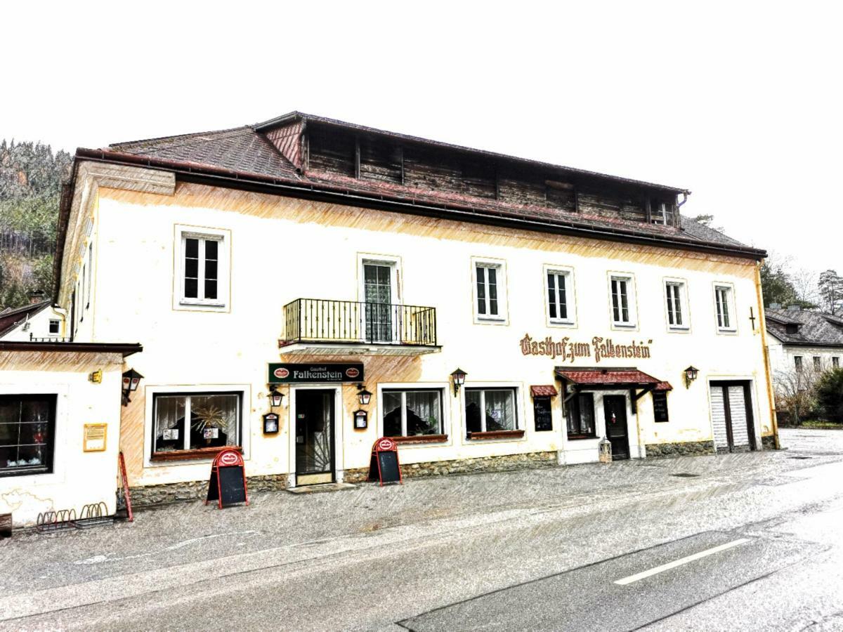 Gasthof Zum Falkenstein Hotel Schwarzau im Gebirge Luaran gambar